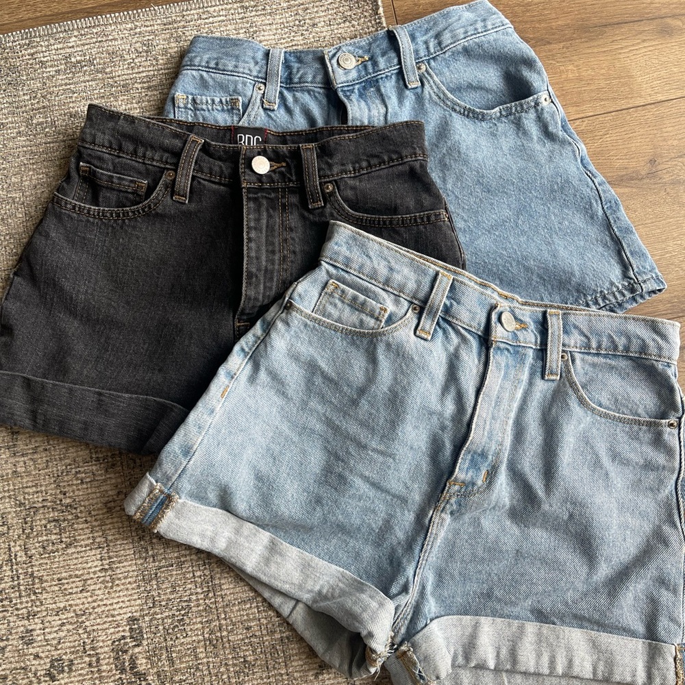 LEVIs and BDG Mom shorts bundle- size 26